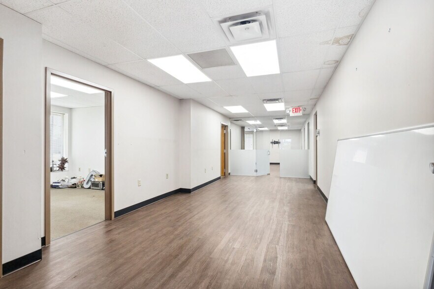 More Photos Of 6661 Huntley Rd, Columbus Warehouse For Lease