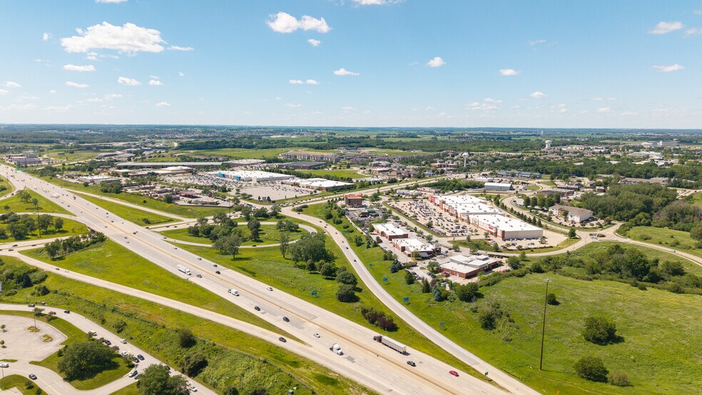 More Photos Of 2750 Heartland Dr, Coralville Supermarket For Sale