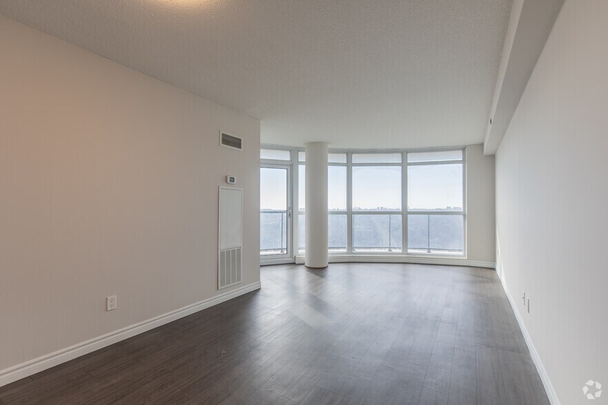 More Photos Of 2 Vena Way, Toronto Apartments For Lease