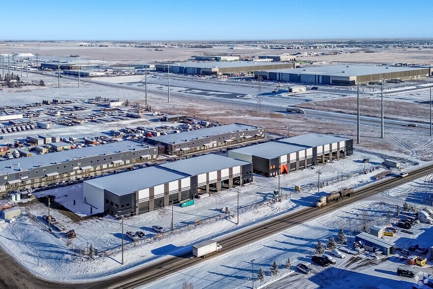 More Photos Of 6 Wrangler Pl, Rocky View No 44 Service For Lease