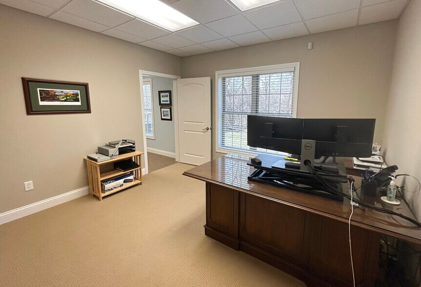 More Photos Of 5082-5086 Wooster Rd, Cincinnati Medical For Sale