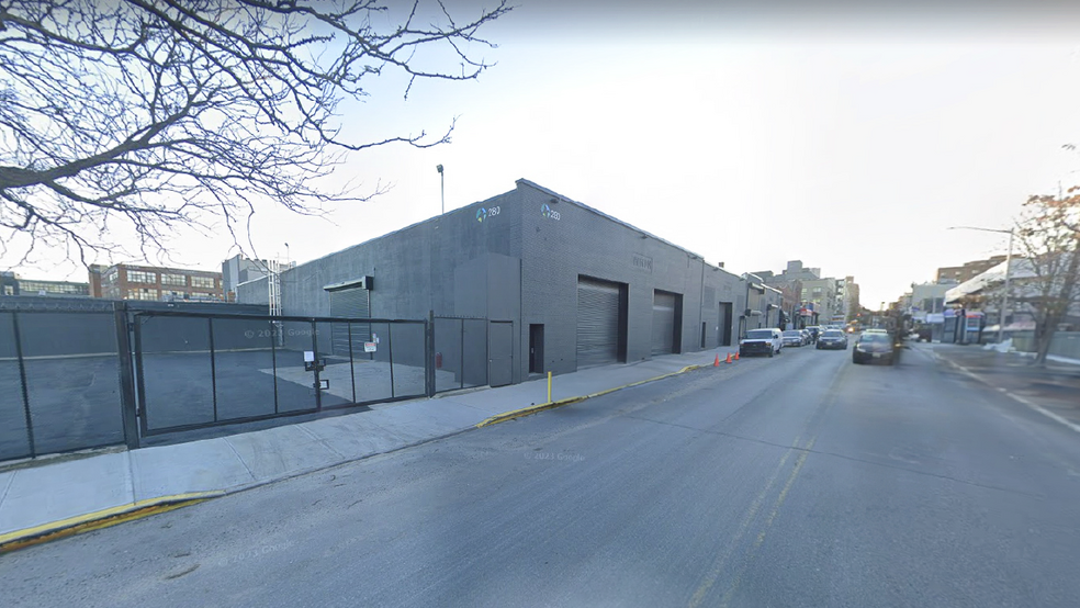 Primary Photo Of 264-280 Johnson Ave, Brooklyn Manufacturing For Lease