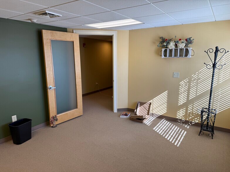 More Photos Of 30 Man Mar Dr, Plainville Office For Lease