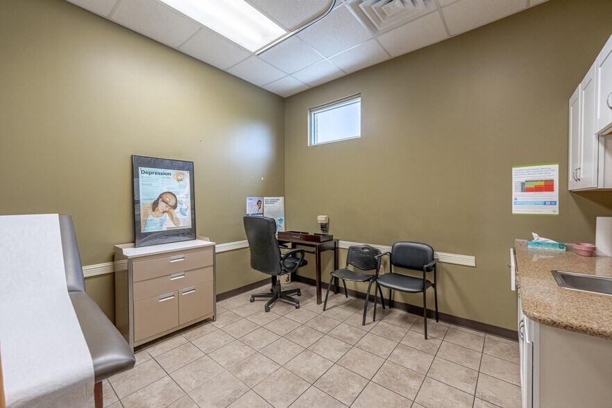 More Photos Of 6507 Coliseum Blvd, Alexandria Medical For Lease
