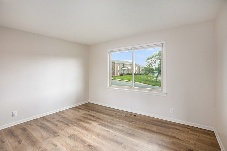 More Photos Of 8831-8837 Glenwood Ct, Overland Park Apartments For Sale