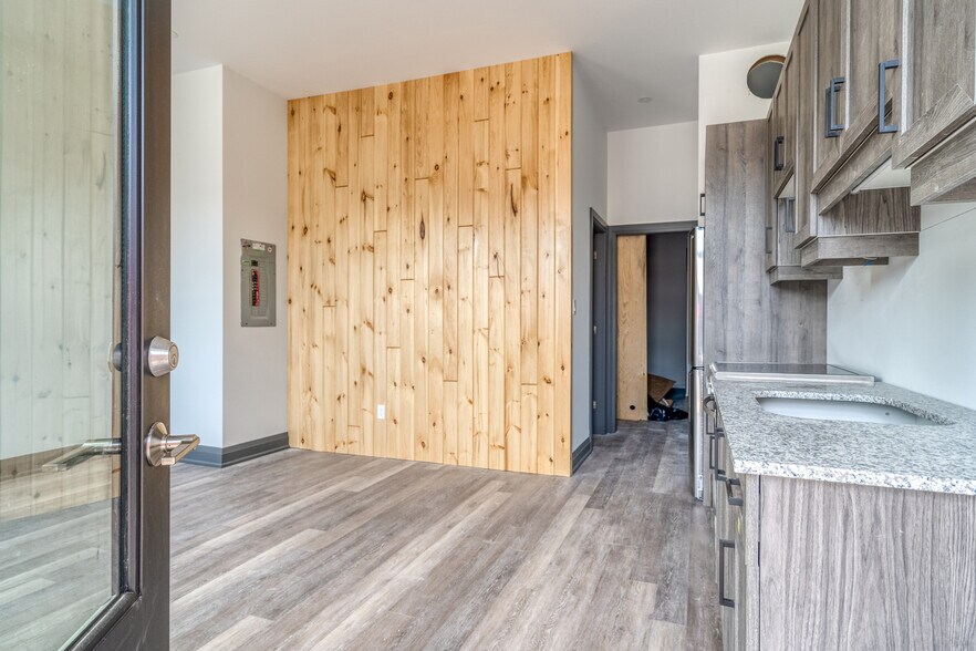More Photos Of 52 Barton St E, Hamilton Storefront Retail Residential For Sale