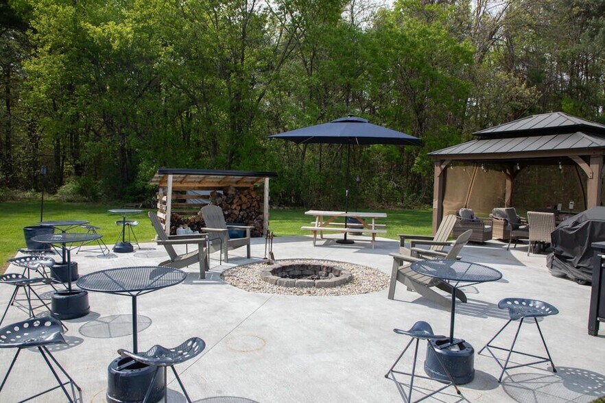 More Photos Of 2445 US-9 Rt, Peru Hotel For Sale