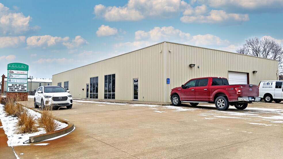 More Photos Of 3228 S West St, Wichita Flex For Lease