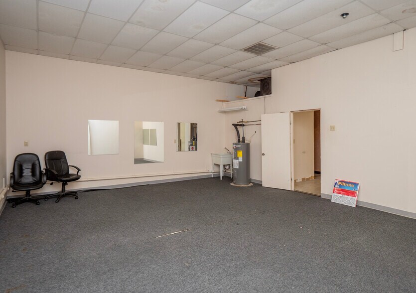 More Photos Of 250 S County Trl, Exeter Freestanding For Sale
