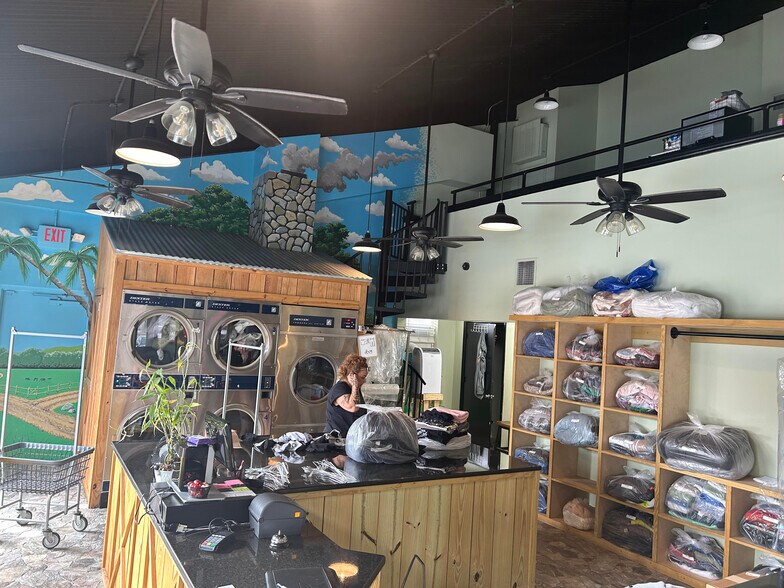More Photos Of 1309 S Collins St, Plant City Freestanding For Sale