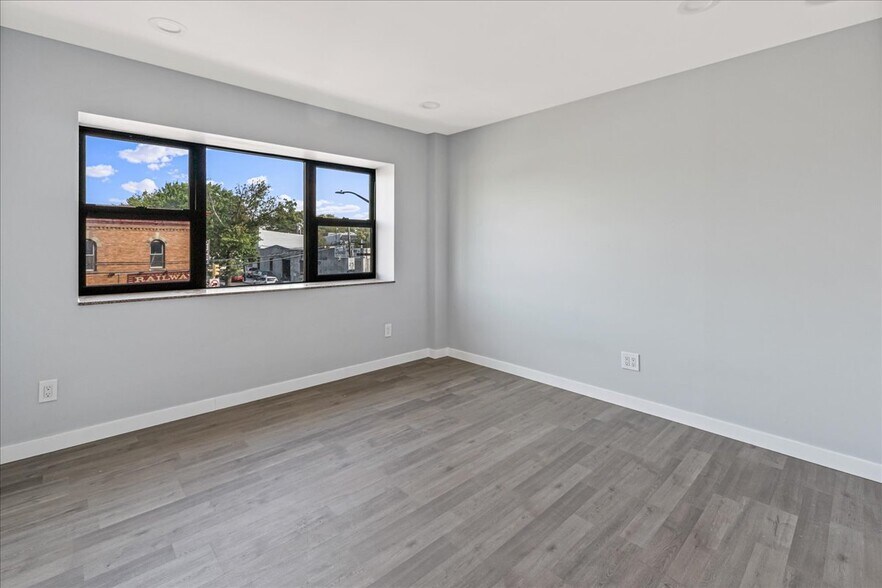 More Photos Of 58-94 Grand Ave, Maspeth Storefront Retail Office For Lease