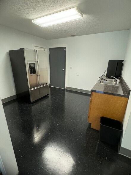 More Photos Of 2229 Bradford Hicks Dr, Livingston Auto Dealership For Sale