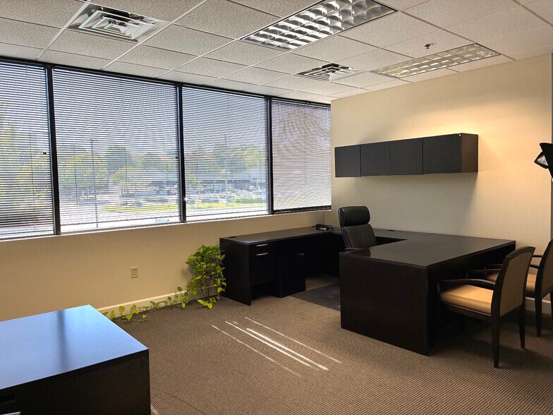 More Photos Of 2385 Satellite Blvd, Duluth Office Residential For Lease