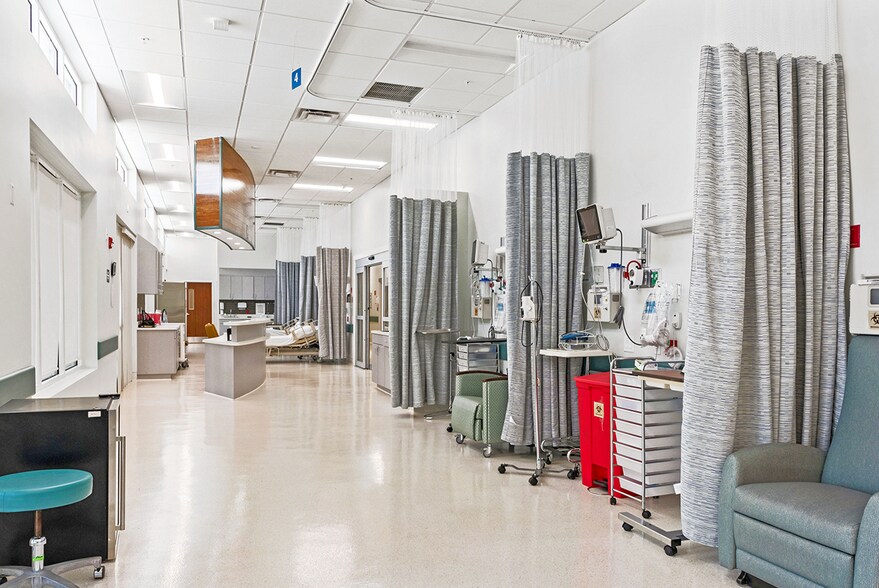 More Photos Of 1330 S Missouri Ave, Clearwater Medical For Sale