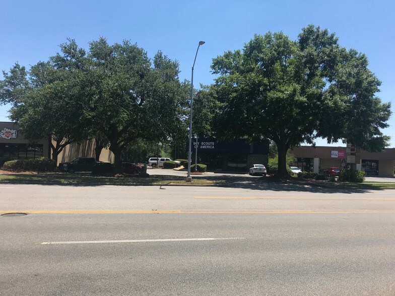 More Photos Of 1841 Norman Dr, Valdosta Office For Sale