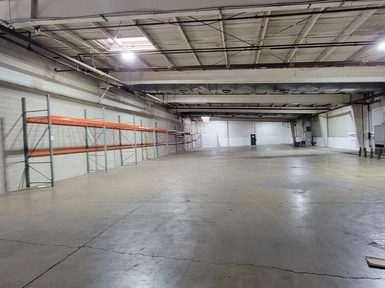 More Photos Of 6 Princess Rd, Lawrenceville Warehouse For Lease