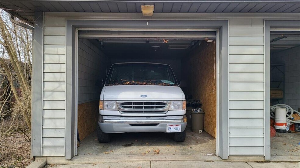 More Photos Of 1335 S Lundy Ave, Salem Self Storage For Sale