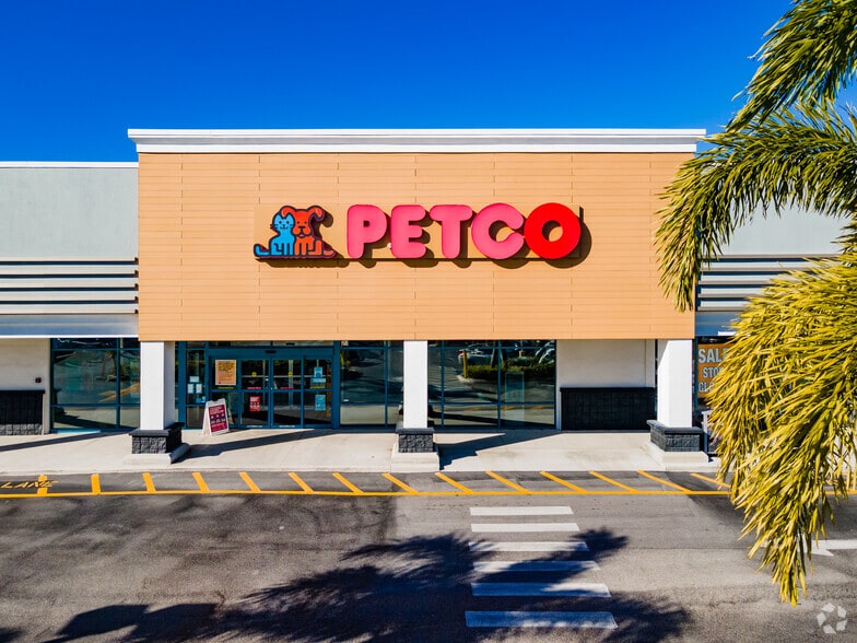 More Photos Of 3800 S Tamiami Trl, Sarasota Unknown For Lease