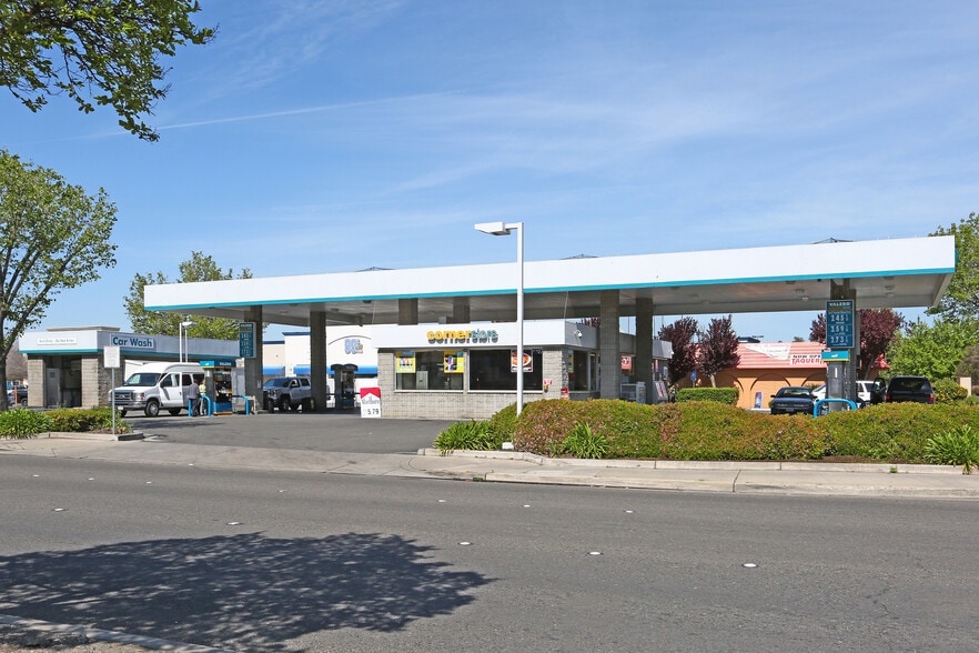 Primary Photo Of 1107 W Olive Ave, Merced Service Station For Lease
