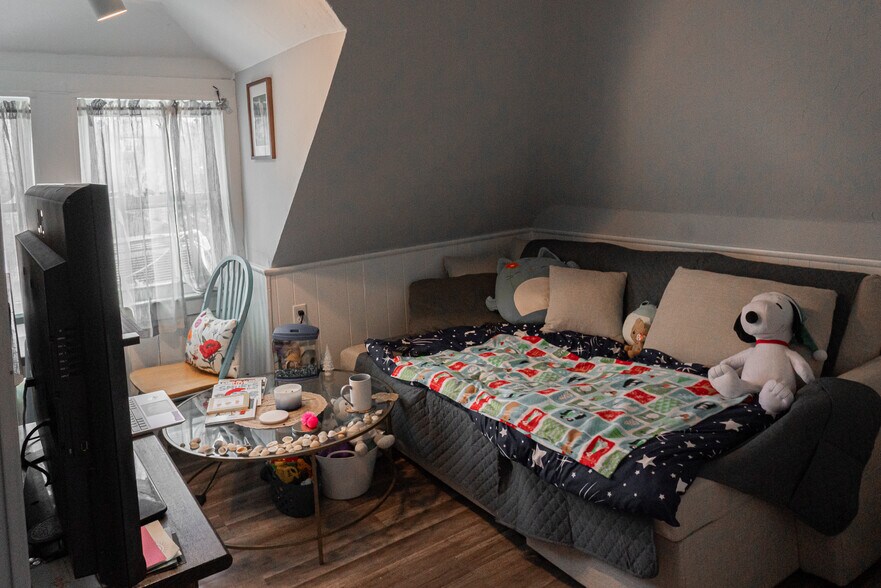 More Photos Of 15 Lakeview Pl, Verona Multifamily For Sale