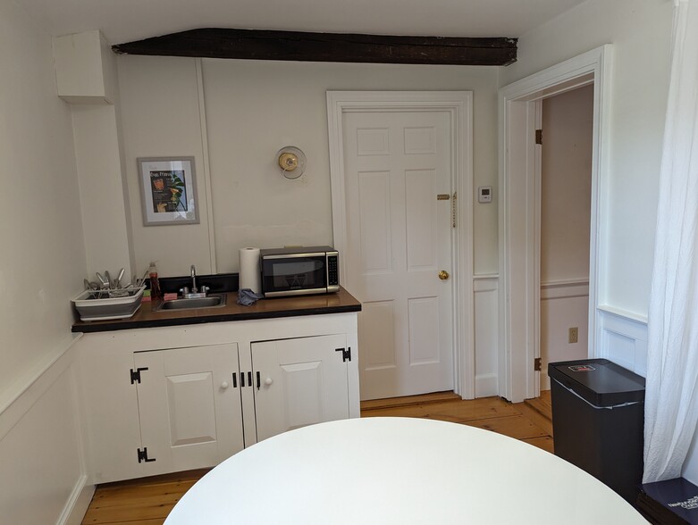 More Photos Of 14 Inn St, Newburyport Office For Lease