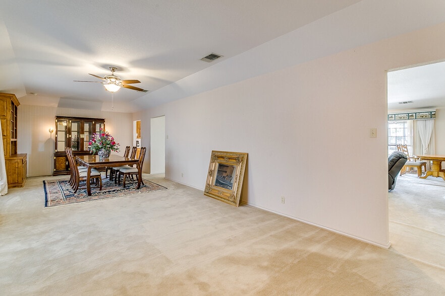 More Photos Of 3433 E Highway 199, Springtown Flex For Sale