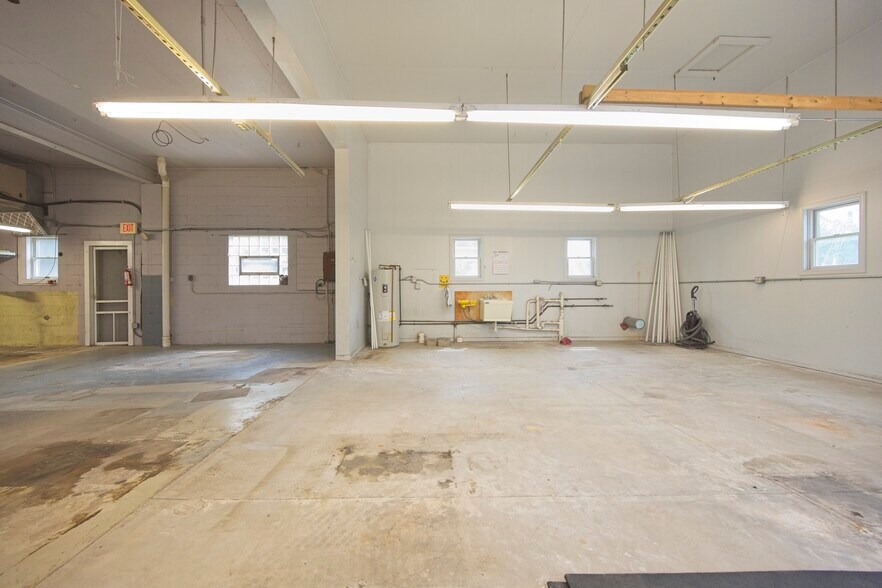 More Photos Of 735 W Main St, Waupun Office For Sale
