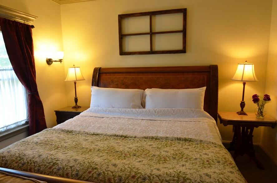 More Photos Of 72 Union Ave, Saratoga Springs Apartments For Sale