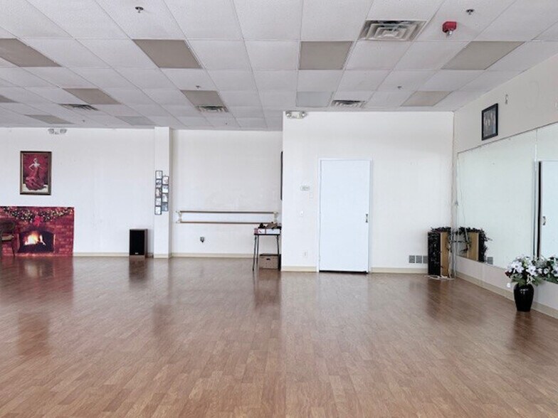 More Photos Of 6831-6857 W Main St, Kalamazoo Unknown For Lease