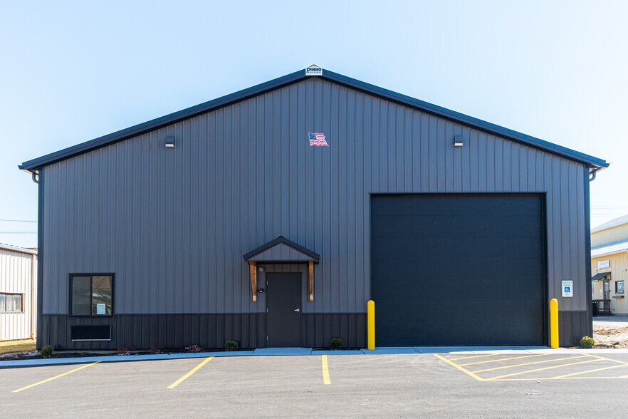 More Photos Of 440 N Maple St, Sycamore Manufacturing For Lease