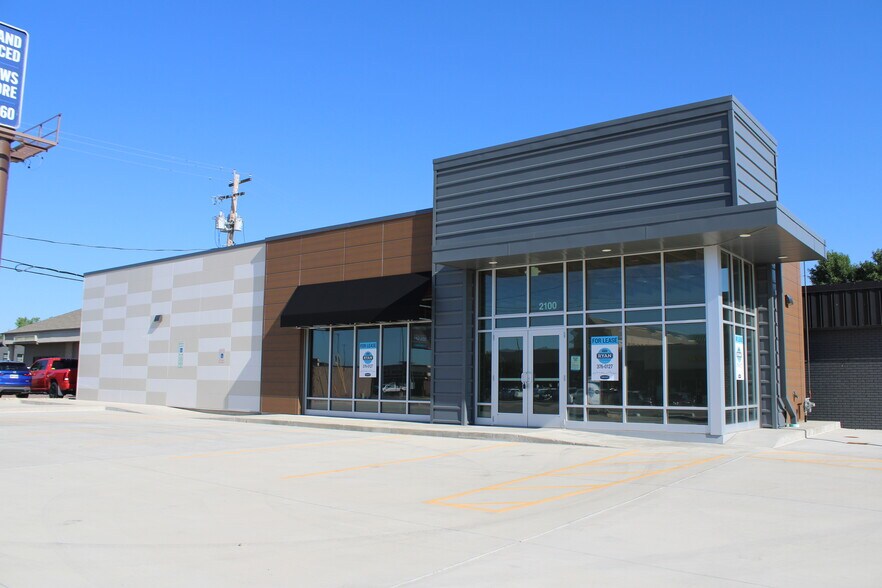 More Photos Of 2100 W 41st St, Sioux Falls General Retail For Sale