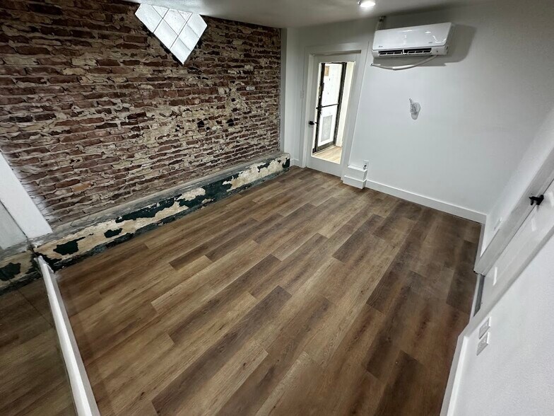 More Photos Of 4807 22nd Ave S, Saint Petersburg Coworking Space