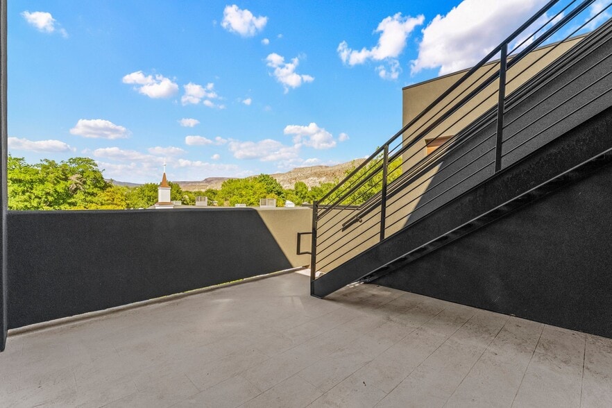 More Photos Of 80 W Center St, La Verkin Light Manufacturing For Sale