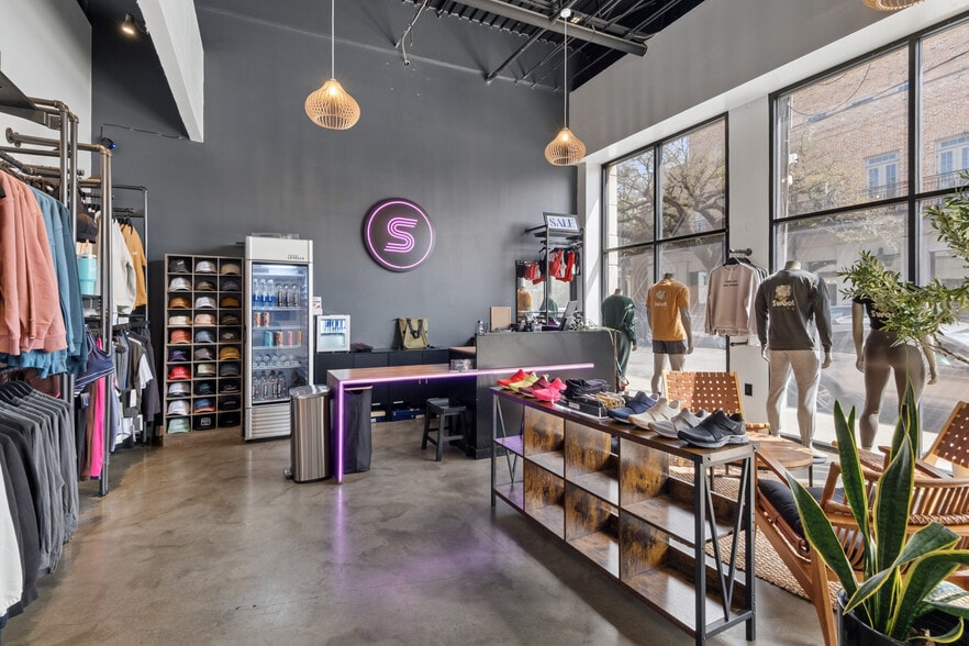 More Photos Of 2801 Magazine St, New Orleans Freestanding For Sale