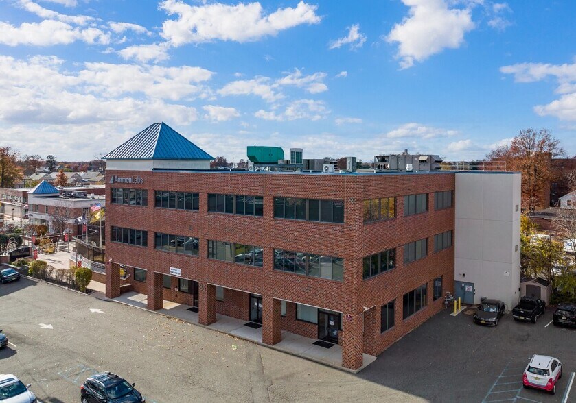 More Photos Of 35 E Blancke St, Linden Medical For Lease