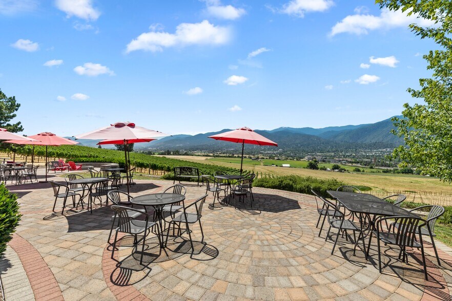 More Photos Of 1320 N Mountain Ave, Ashland Winery Vineyard For Sale