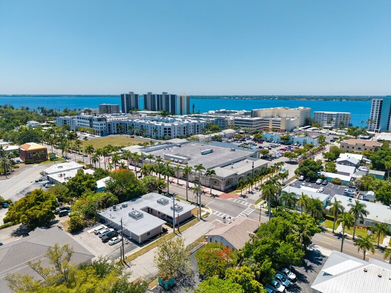 More Photos Of 2135 Mcgregor Blvd, Fort Myers Hospitality For Sale