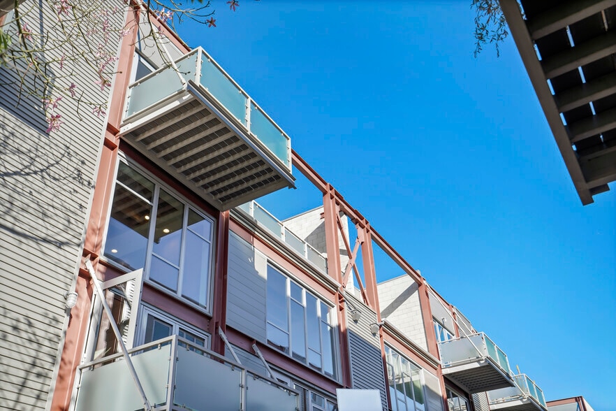 More Photos Of 3450 Cahuenga Blvd W, Los Angeles Office Residential For Lease