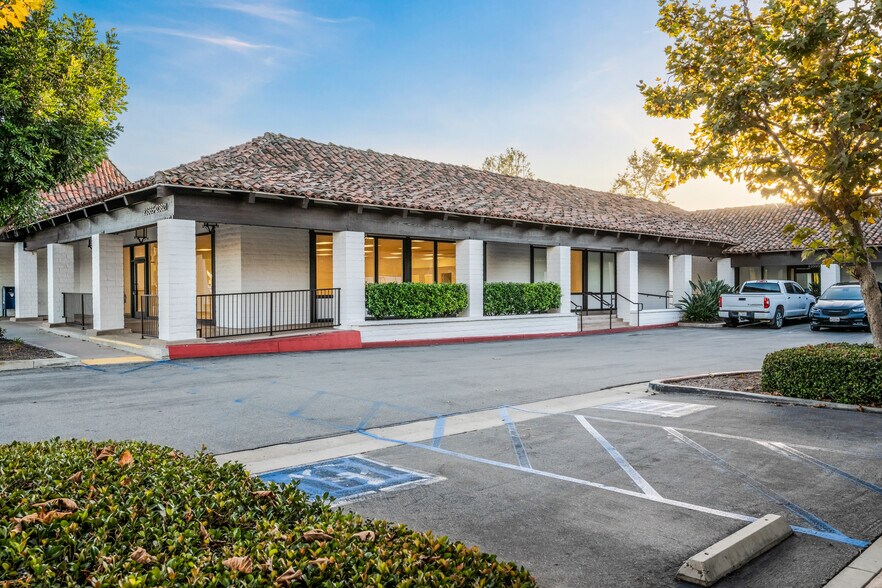 More Photos Of 23547-23641 Moulton Pky, Laguna Hills Unknown For Lease