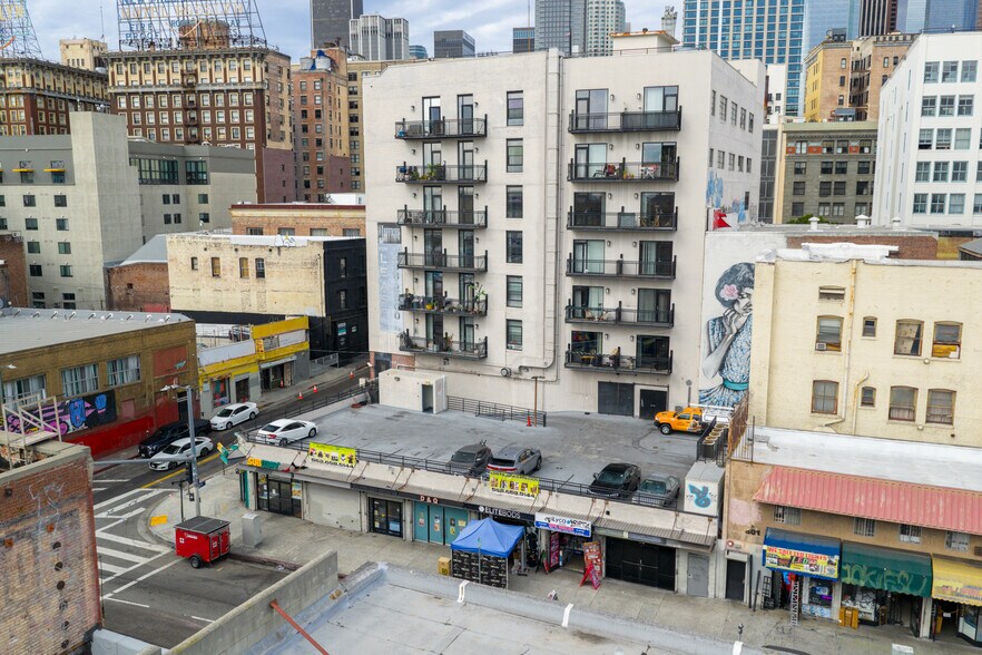 More Photos Of 425 S Los Angeles St, Los Angeles Storefront For Sale
