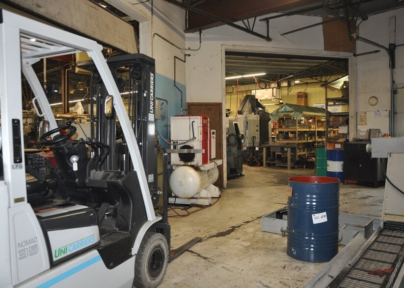 More Photos Of 1418 5th St S, Hopkins Manufacturing For Sale