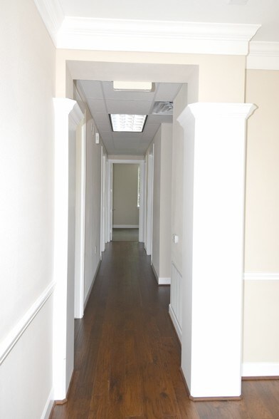 More Photos Of 2219 Sawdust Rd, The Woodlands Medical For Sale
