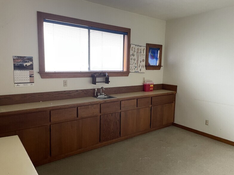 More Photos Of 1107 3rd St, Tillamook Healthcare For Sale