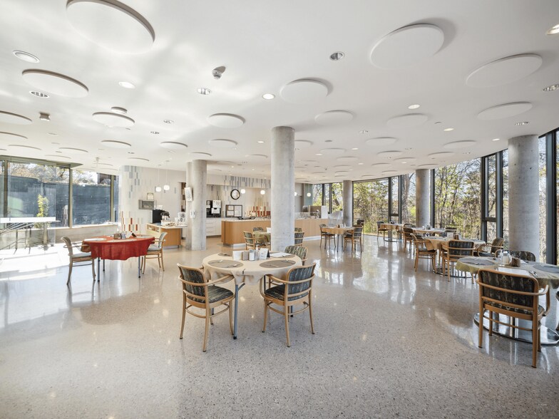 More Photos Of 2 O'Connor Dr, Toronto Healthcare For Sale