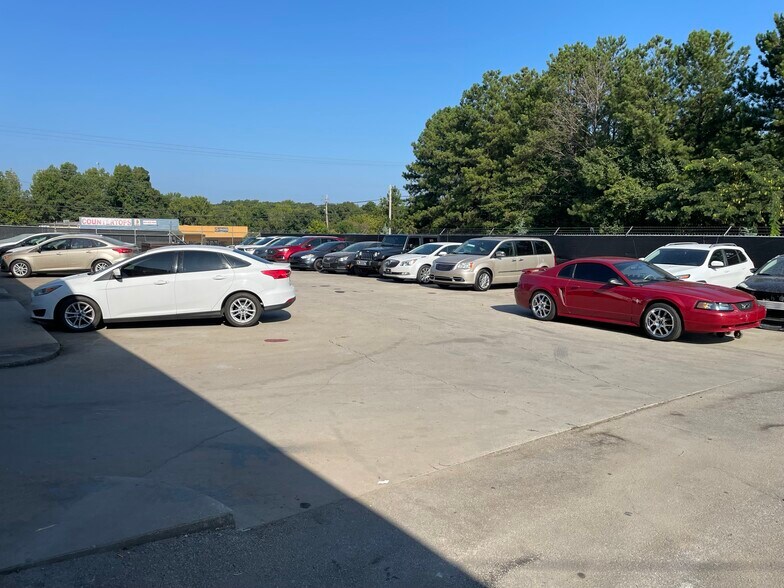 More Photos Of 200 Maxham Rd, Austell Storefront For Lease