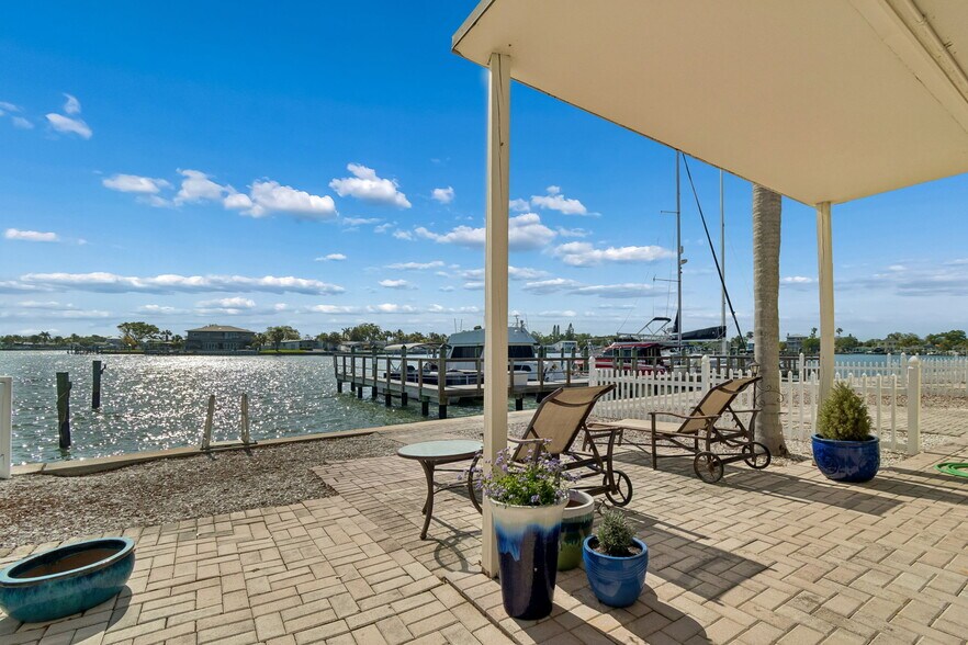 More Photos Of 2307 Bay Blvd, Indian Rocks Beach Apartments For Sale