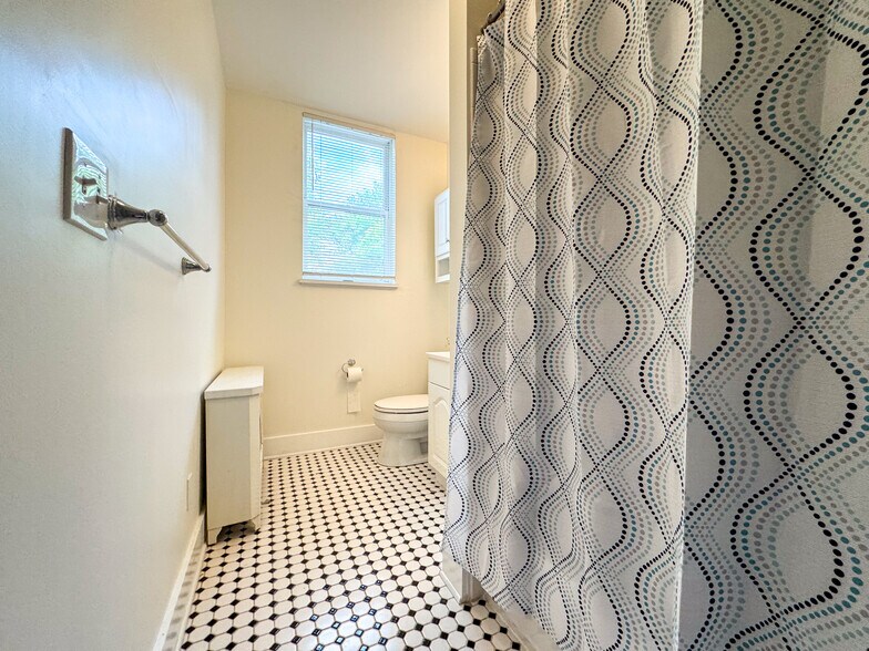 More Photos Of 105 S 5th St, Duquesne Specialty For Sale