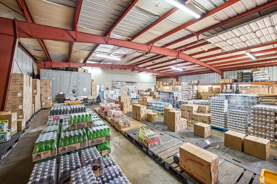 More Photos Of 7515 Long Point Rd, Houston Warehouse For Sale