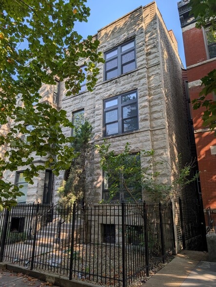 More Photos Of 902 W Newport Ave, Chicago Apartments For Sale