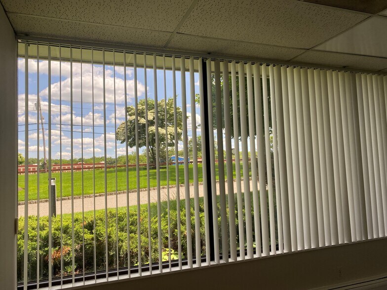 More Photos Of 222 Ridgedale Ave, Cedar Knolls Office For Sale